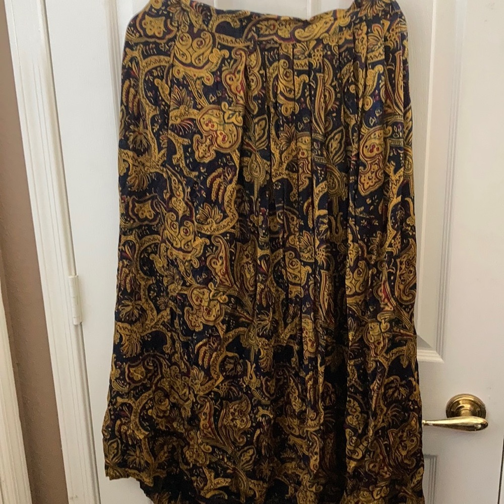 FINAL MARKDOWN Jones New York ladies skirt 16